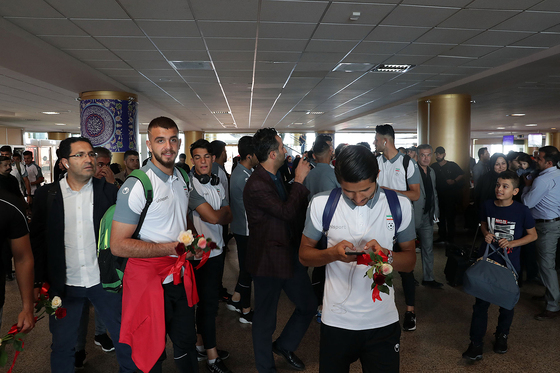 استقبال از تیم ملی فوتبال امید در فرودگاه شهید هاشمی نژاد مشهد