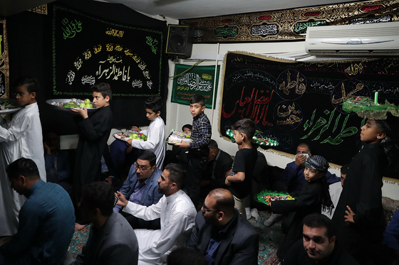  آیین سنتی شب هشت محرم در شهرک عرب ها