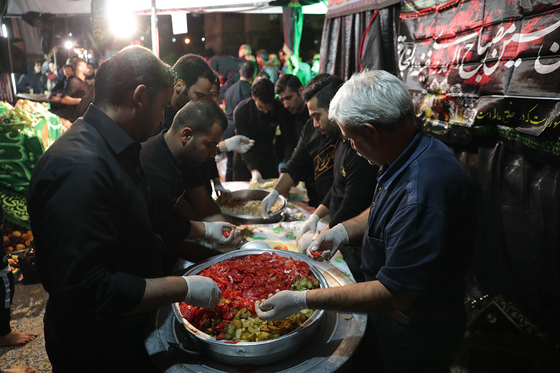  آیین سنتی شب هشت محرم در شهرک عرب ها