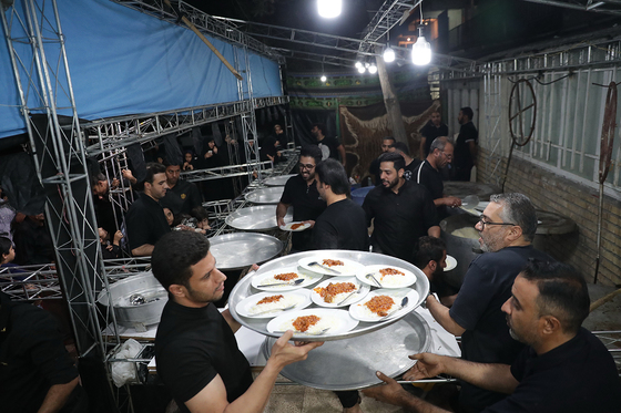  آیین سنتی شب هشت محرم در شهرک عرب ها