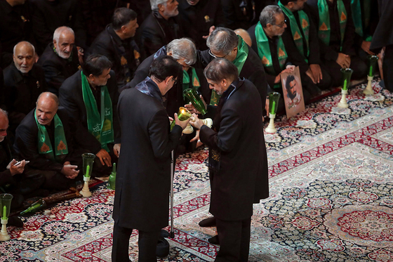 مراسم خطبه خوانی شب عاشورا در حرم مطهر رضوی