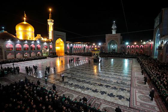 مراسم خطبه خوانی شب عاشورا در حرم مطهر رضوی