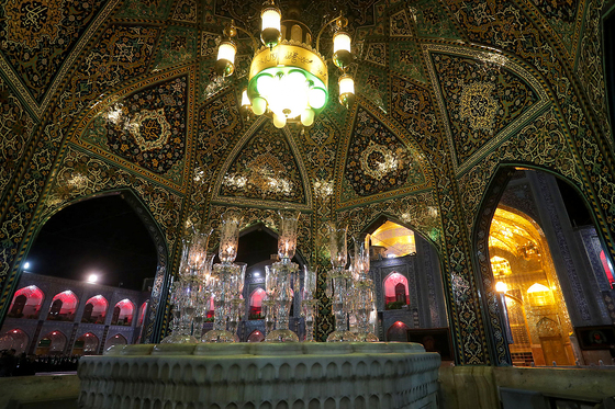 مراسم خطبه خوانی شب عاشورا در حرم مطهر رضوی