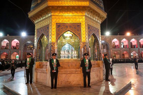 مراسم خطبه خوانی شب عاشورا در حرم مطهر رضوی