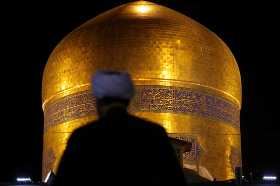 مراسم خطبه خوانی شب عاشورا در حرم مطهر رضوی