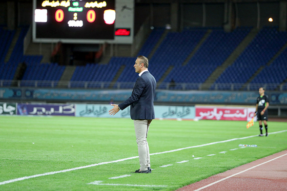 یحی گل محمدی سرمربی تیم شهر خودرو