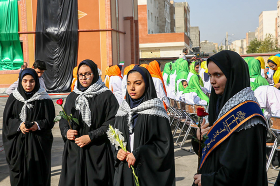آغاز سال تحصیلی در هنرستان «لطیفه سلماسی»