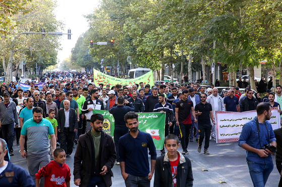 همایش بزرگ «پیاده‌روی خانوادگی» در مشهد