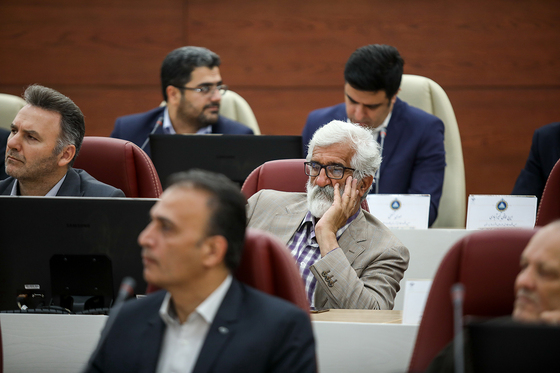 همایش 100 معین اقتصاد مقاومتی استان