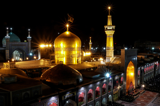 آیین خطبه خوانی شب شهادت امام رضا(ع) در حرم مطهر رضوی