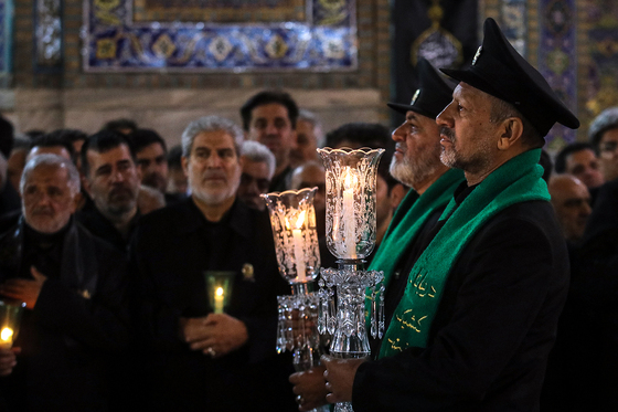 آیین خطبه خوانی شب شهادت امام رضا(ع) در حرم مطهر رضوی