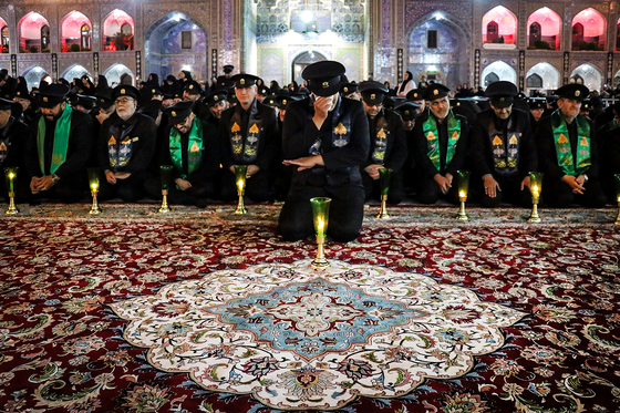 آیین خطبه خوانی شب شهادت امام رضا(ع) در حرم مطهر رضوی