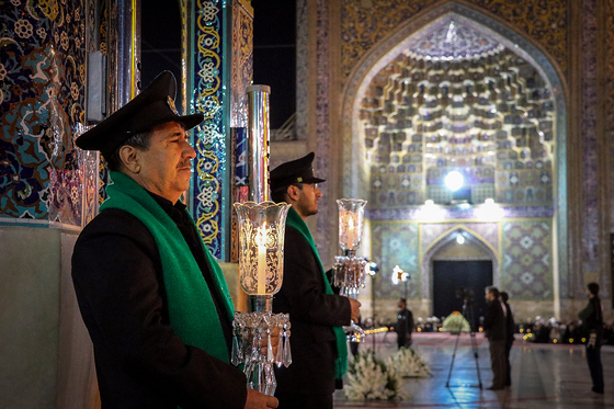 آیین خطبه خوانی شب شهادت امام رضا(ع) در حرم مطهر رضوی