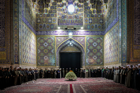 آیین خطبه خوانی شب شهادت امام رضا(ع) در حرم مطهر رضوی