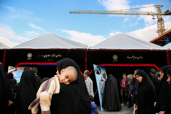 ایستگاه استقبال از زائران در عرصه میدان شهدا