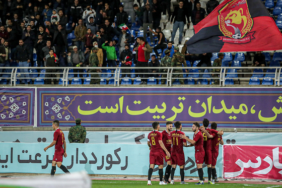 لیگ برتر فوتبال/مسابقه شهرخودرو مشهد و گل گهر سیرجان