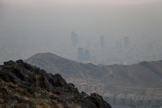 آسمان خاکستری مشهد