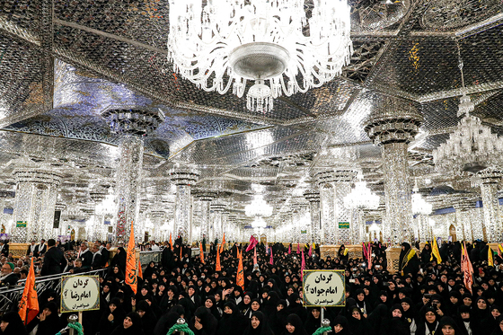  همایش 8000 نفری بسیجیان مدافع حرم مطهر رضوی