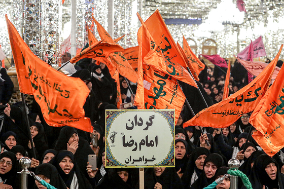  همایش 8000 نفری بسیجیان مدافع حرم مطهر رضوی