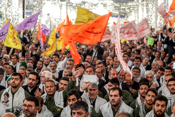  همایش 8000 نفری بسیجیان مدافع حرم مطهر رضوی