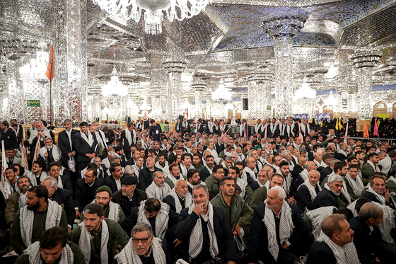  همایش 8000 نفری بسیجیان مدافع حرم مطهر رضوی
