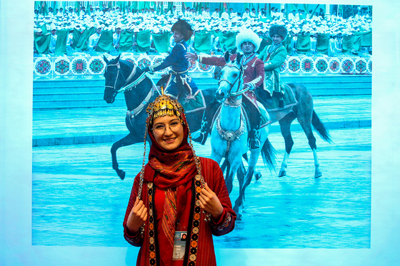 نگین محلی 21 ساله، د انشجوی مقطع کارشناسی رشته ادبیات روسی از مرو، ترکمنستان