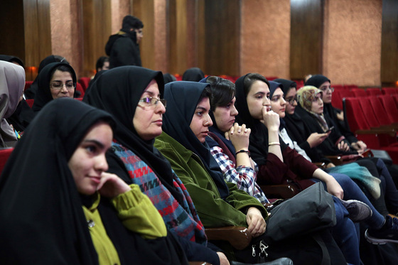 نشست صمیمی با هوشنگ مرادی کرمانی