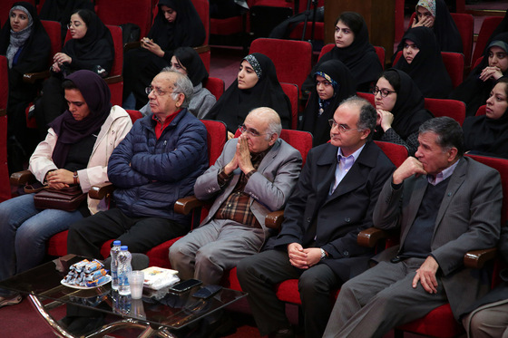 نشست صمیمی با هوشنگ مرادی کرمانی
