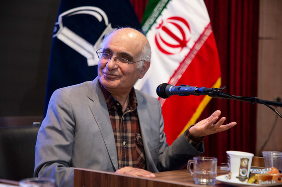 نشست صمیمی با هوشنگ مرادی کرمانی