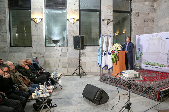 رونمایی از آثار دکتر جلال خالقی مطلق 