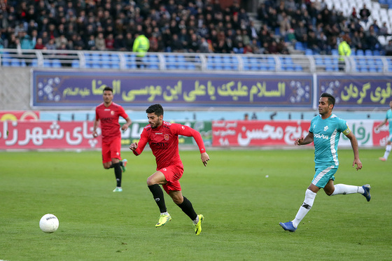 مسابقه فوتبال شهرخودرو مشهد و پیکان تهران