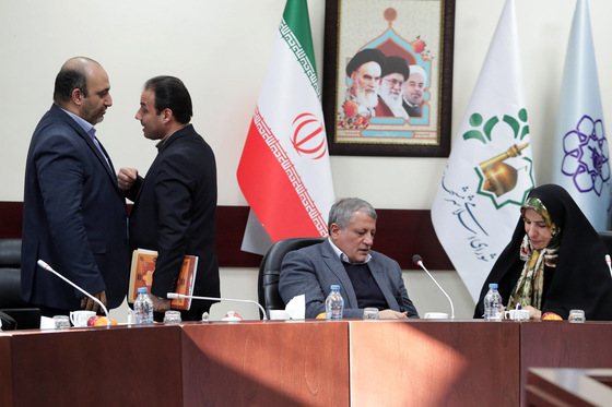 نشست هم‌اندیشی جمعی از روسای شورا‌ها و شهرداران کلانشهرهای کشور 