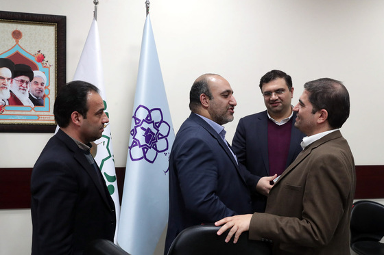 نشست هم‌اندیشی جمعی از روسای شورا‌ها و شهرداران کلانشهرهای کشور 