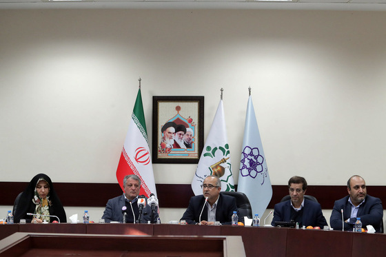 نشست هم‌اندیشی جمعی از روسای شورا‌ها و شهرداران کلانشهرهای کشور 