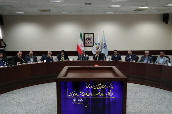 نشست هم‌اندیشی جمعی از روسای شورا‌ها و شهرداران کلانشهرهای کشور 