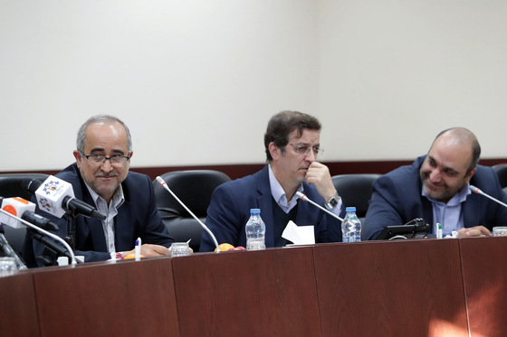 نشست هم‌اندیشی جمعی از روسای شورا‌ها و شهرداران کلانشهرهای کشور 