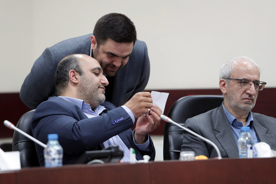 نشست هم‌اندیشی جمعی از روسای شورا‌ها و شهرداران کلانشهرهای کشور 
