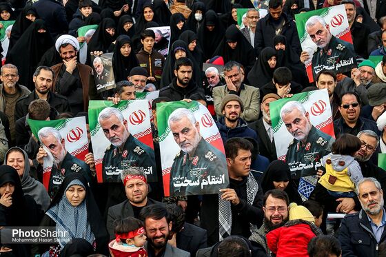 راهپیمایی مردم مشهد در محکومیت ترور سردار شهید حاج قاسم سلیمانی