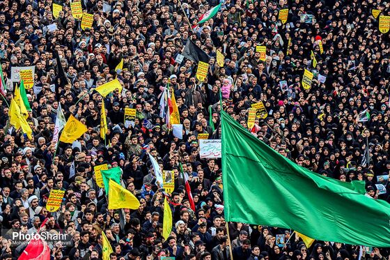 راهپیمایی مردم مشهد در محکومیت ترور سردار شهید حاج قاسم سلیمانی