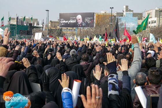 استقبال میلیونی مردم مشهد از پیکر «شهید سپهبد قاسم سلیمانی» و یاران شهیدش