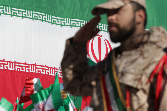  جشن آغاز دهه مبارک فجر انقلاب اسلامی در مشهد