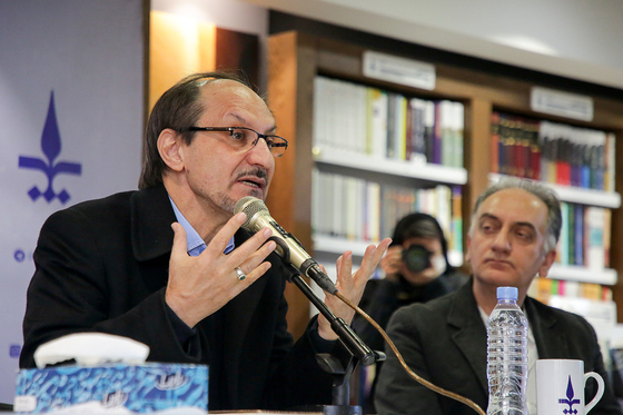 نشست نقد و بررسی کتاب « نردبان آسمان»