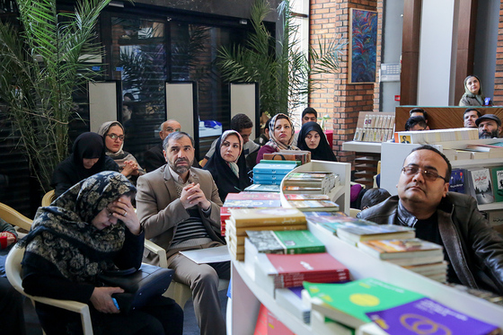 نشست نقد و بررسی کتاب « نردبان آسمان»