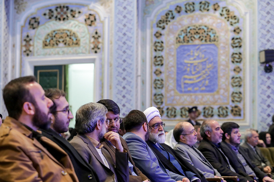 مراسم اهدای 300 سری جهیزیه به نوعروسان مشهدی در حرم رضوی‎