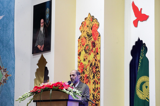 مراسم اهدای 300 سری جهیزیه به نوعروسان مشهدی در حرم رضوی‎