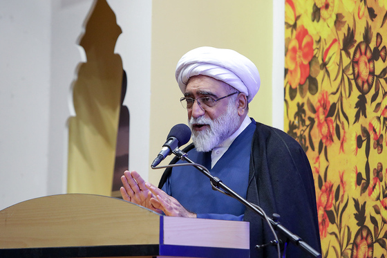 مراسم اهدای 300 سری جهیزیه به نوعروسان مشهدی در حرم رضوی‎