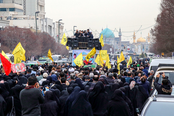 مراسم تشییع پیکر مطهر دو شهید مدافع حرم در مشهد