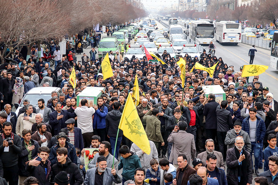 مراسم تشییع پیکر مطهر دو شهید مدافع حرم در مشهد