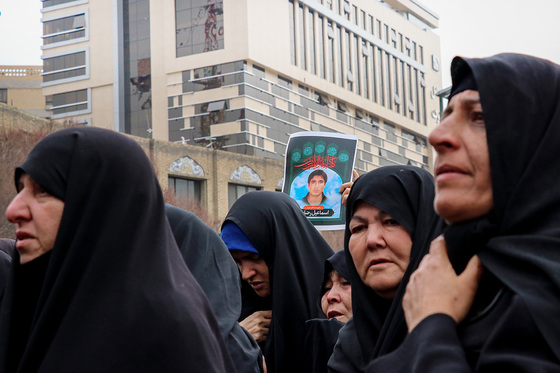 مراسم تشییع پیکر مطهر دو شهید مدافع حرم در مشهد