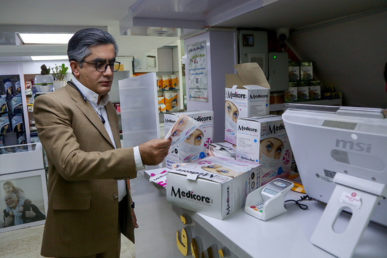 گشت تعزیرات حکومتی برای کنترل «بازار لوازم بهداشت فردی»